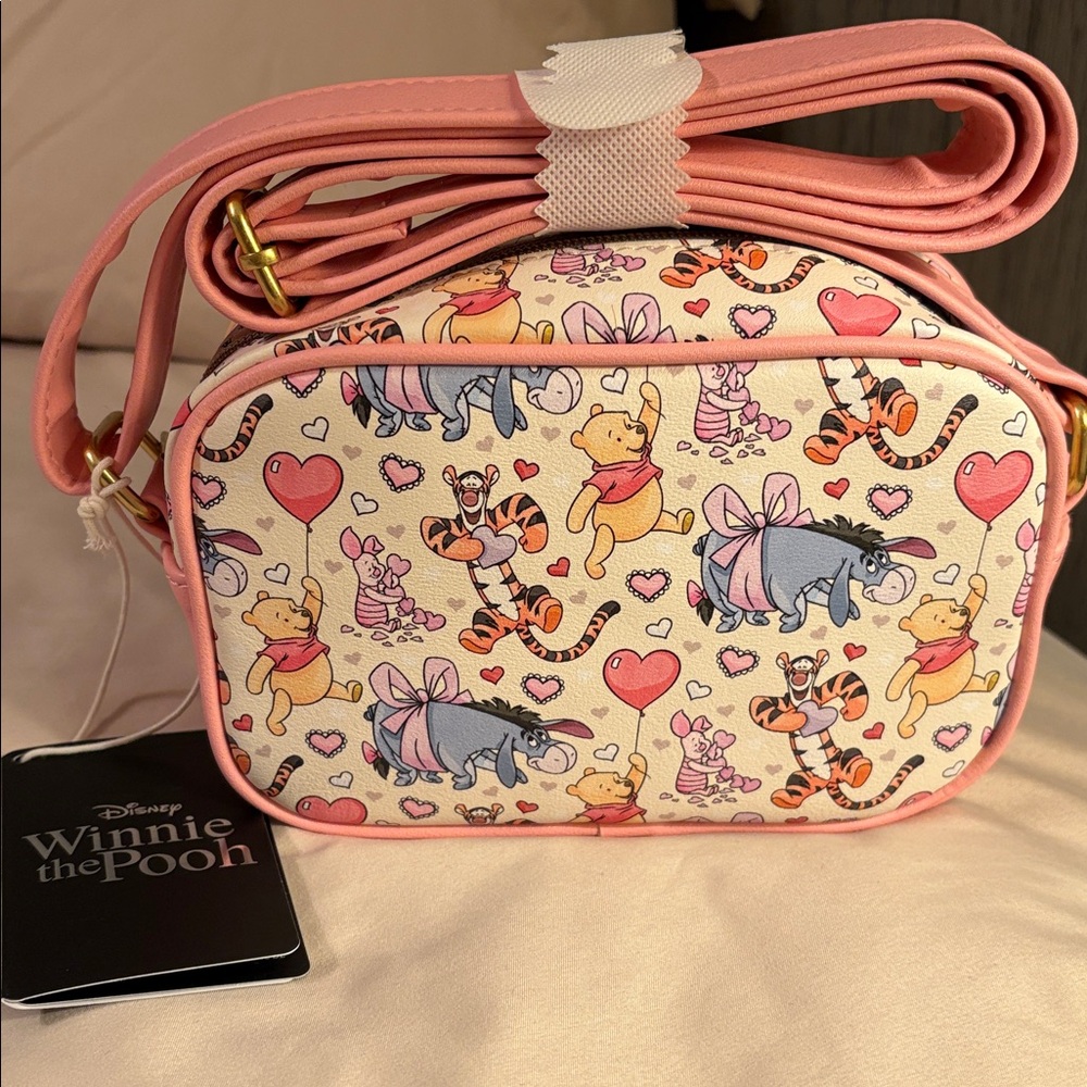 Disney Loungefly Winnie the Pooh Hearts Camera Crossbody Bag - Picture 3 of 8